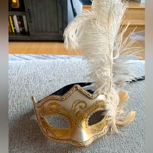 Italian Opera Mask | White + Gold Glitter w/ Feathers